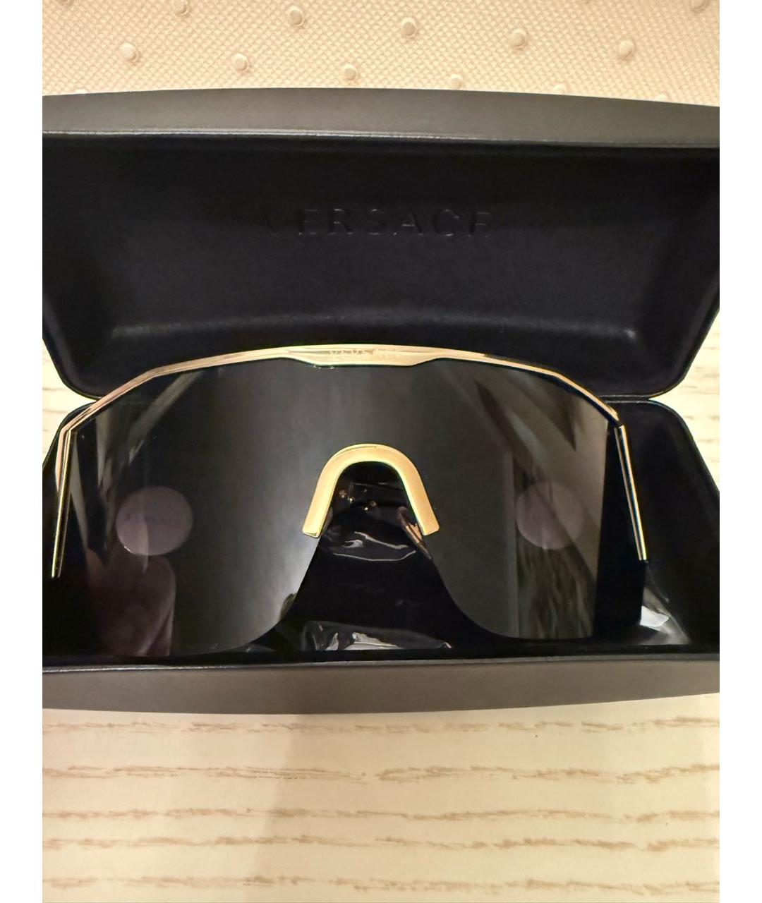VERSACE Черные пластиковые солнцезащитные очки, фото 2