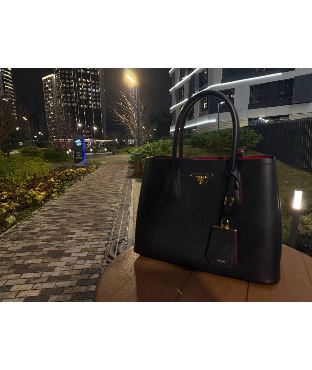 PRADA Черная кожаная сумка с короткими ручками, фото 2