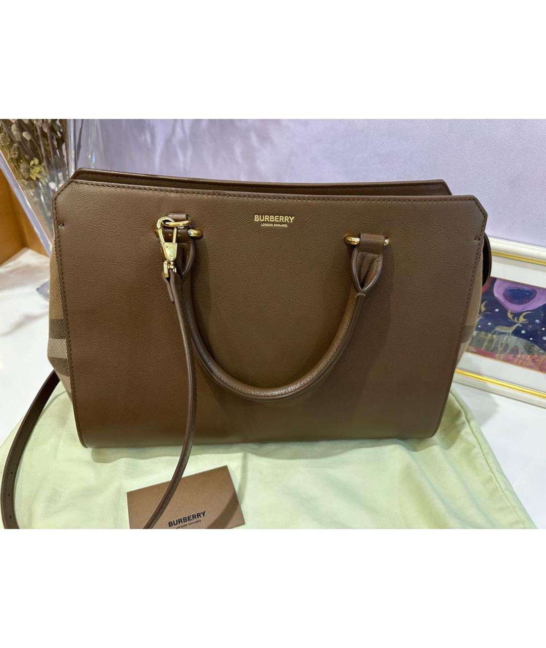 BURBERRY Бежевая кожаная сумка с короткими ручками, фото 3