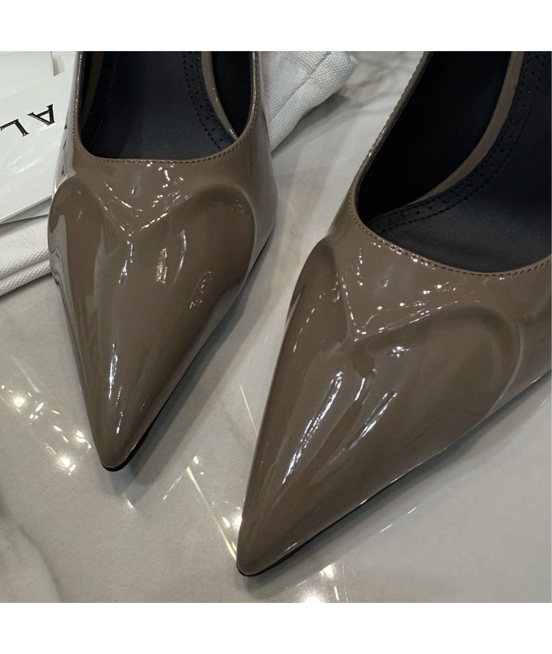 ALAIA Бежевые туфли из лакированной кожи, фото 4