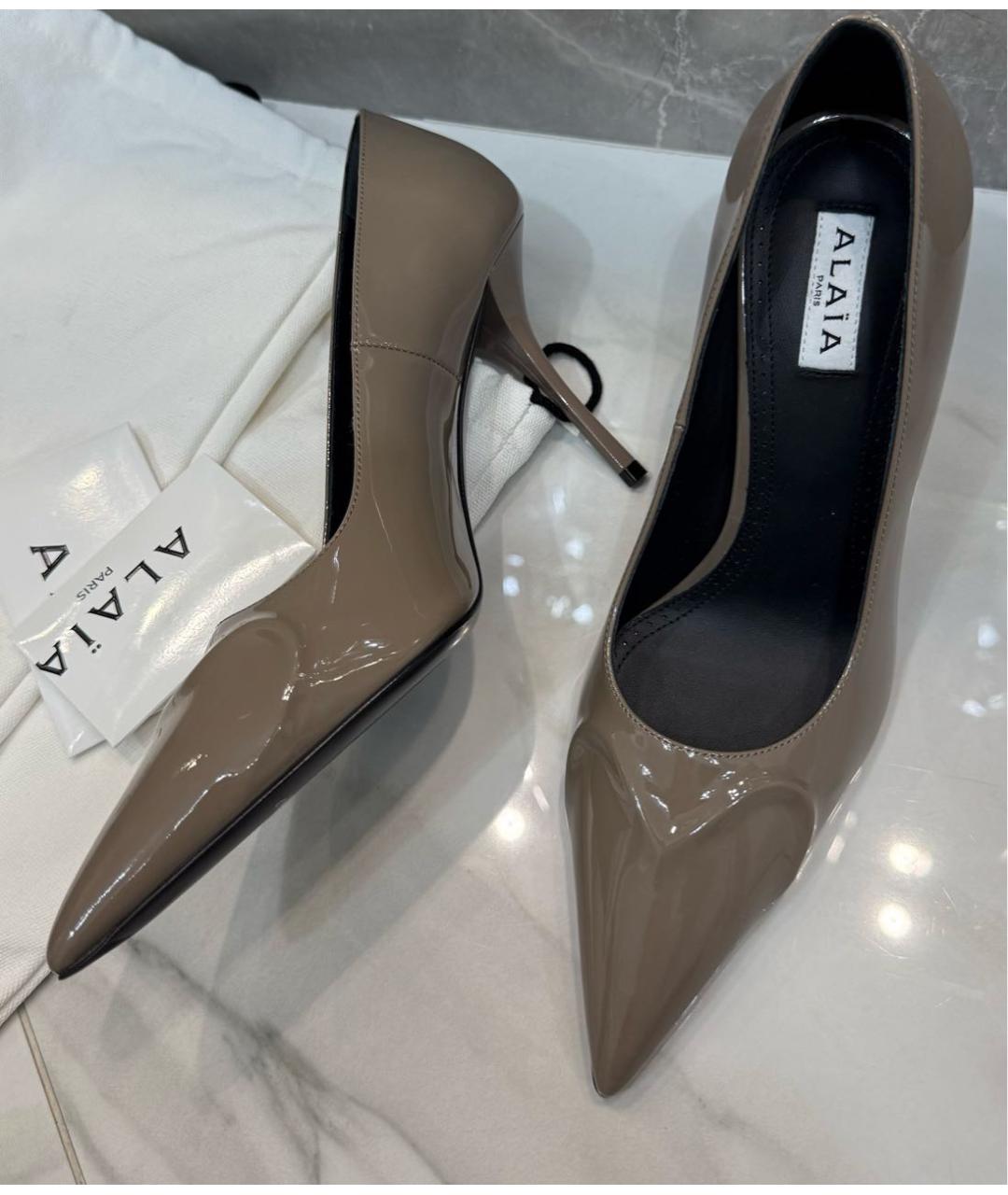 ALAIA Бежевые туфли из лакированной кожи, фото 3