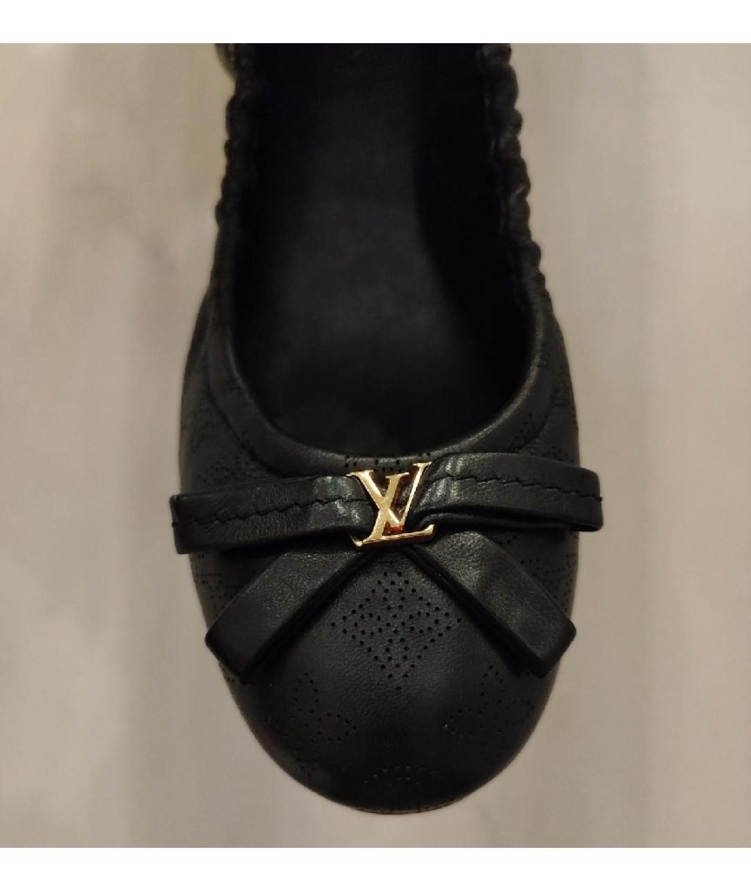 LOUIS VUITTON Черные кожаные балетки, фото 2