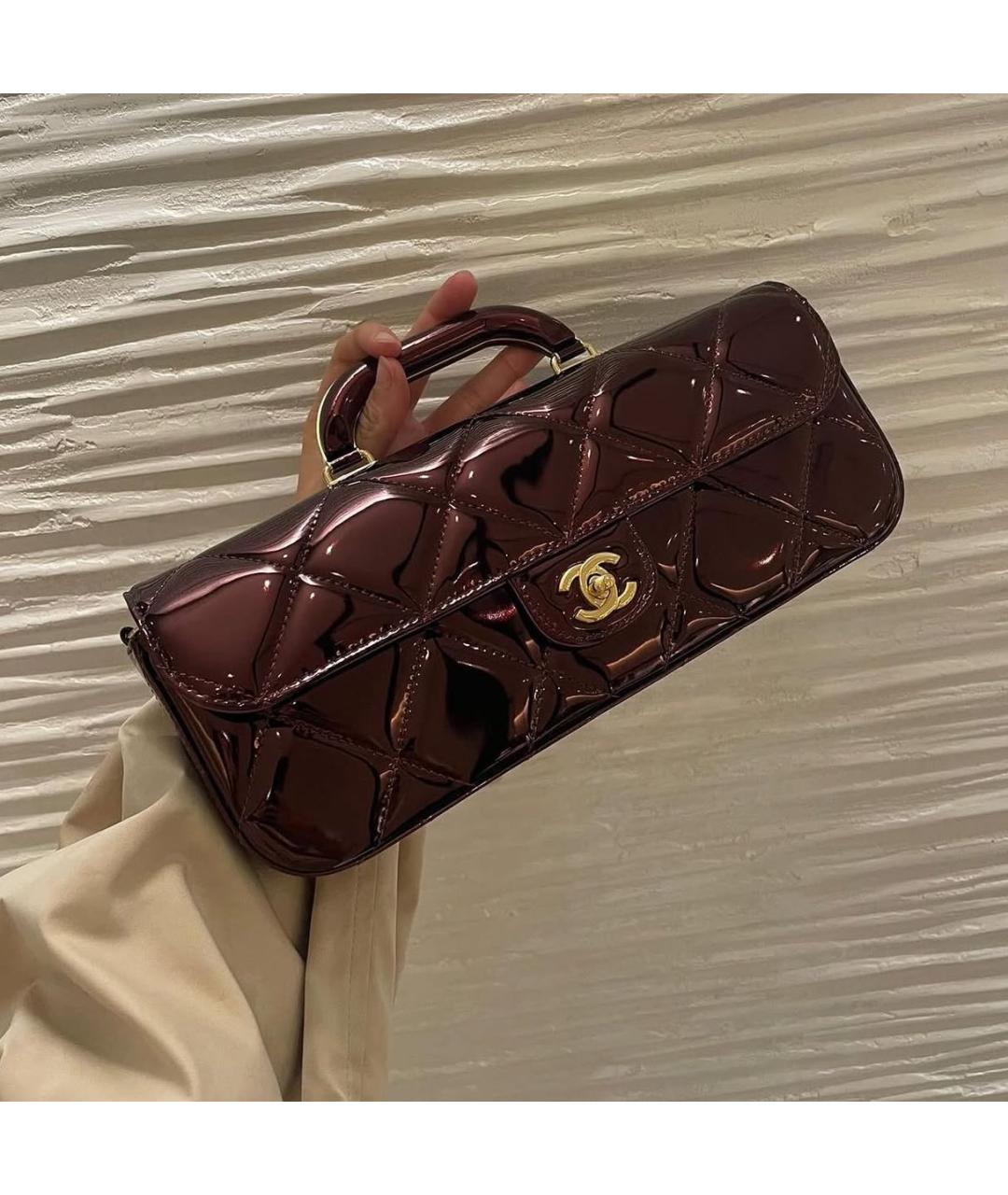 CHANEL Бордовая сумка с короткими ручками из лакированной кожи, фото 3
