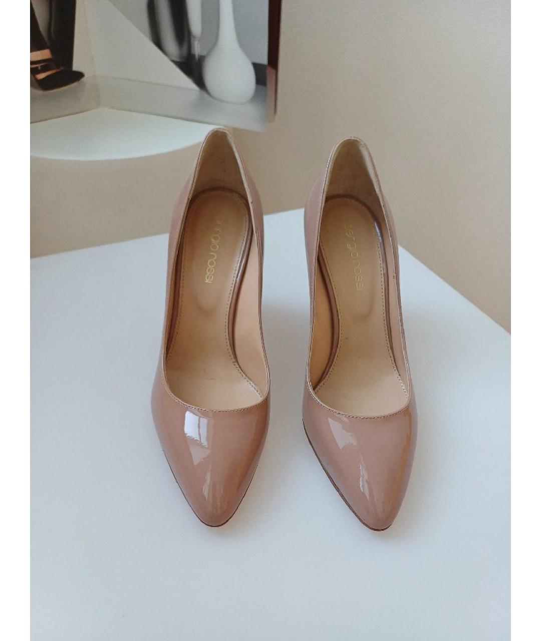 SERGIO ROSSI Бежевые туфли из лакированной кожи, фото 5
