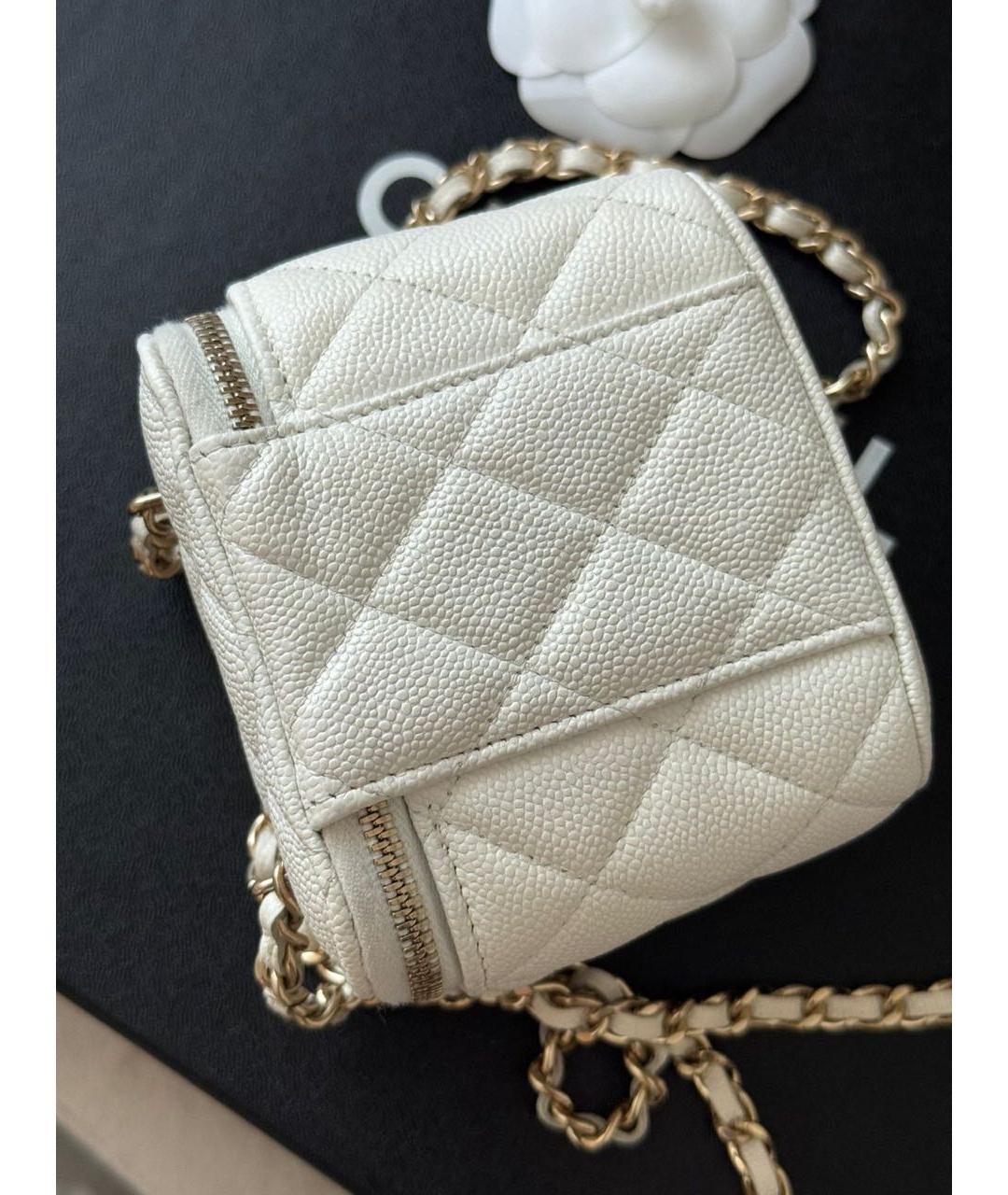 CHANEL Белая кожаная сумка через плечо, фото 5
