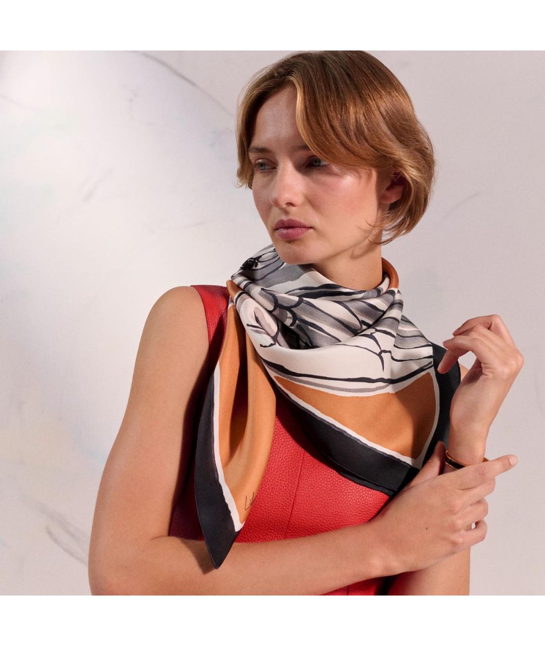 HERMES Коричневый шелковый платок, фото 3