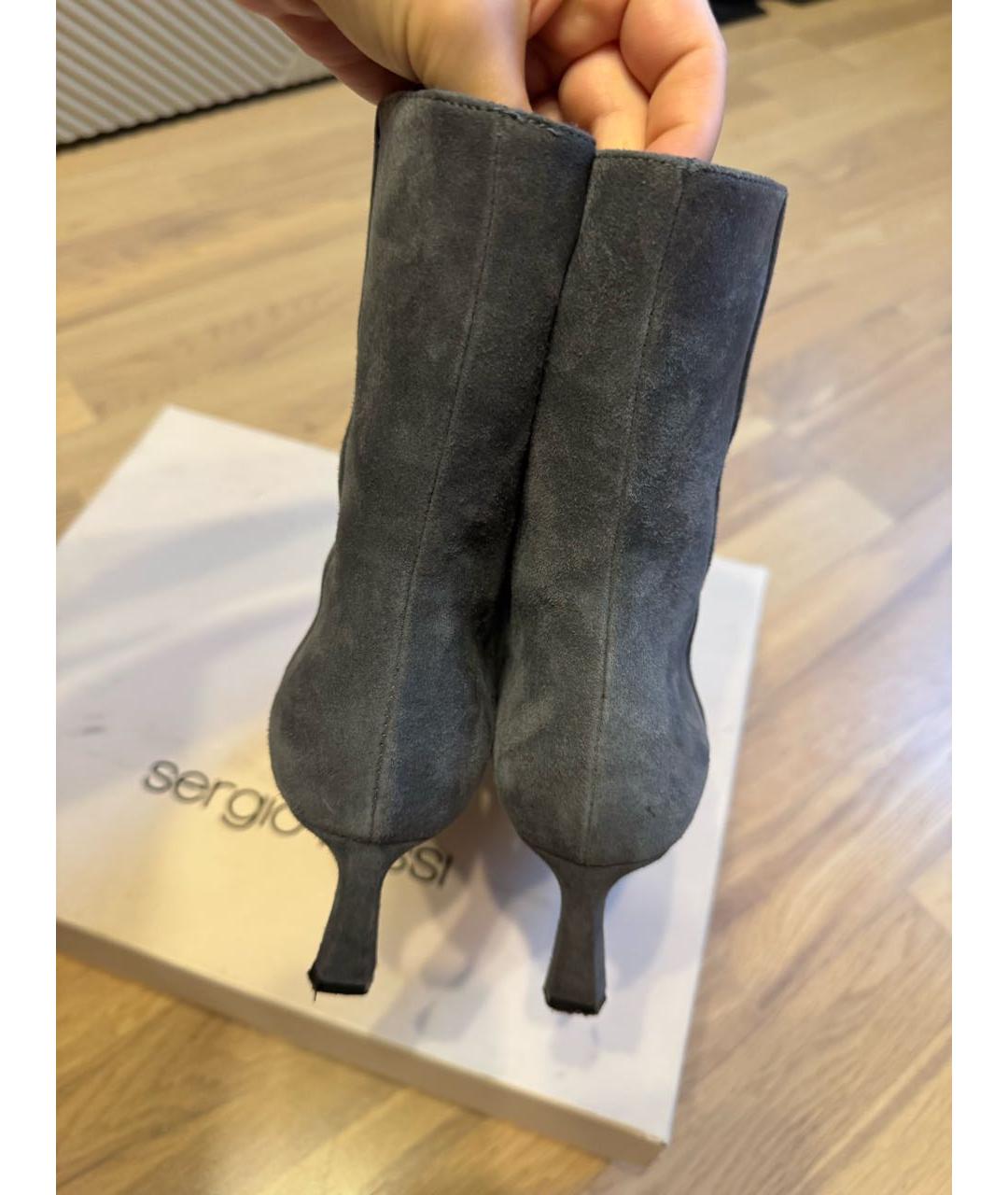 SERGIO ROSSI Серые замшевые ботильоны, фото 4