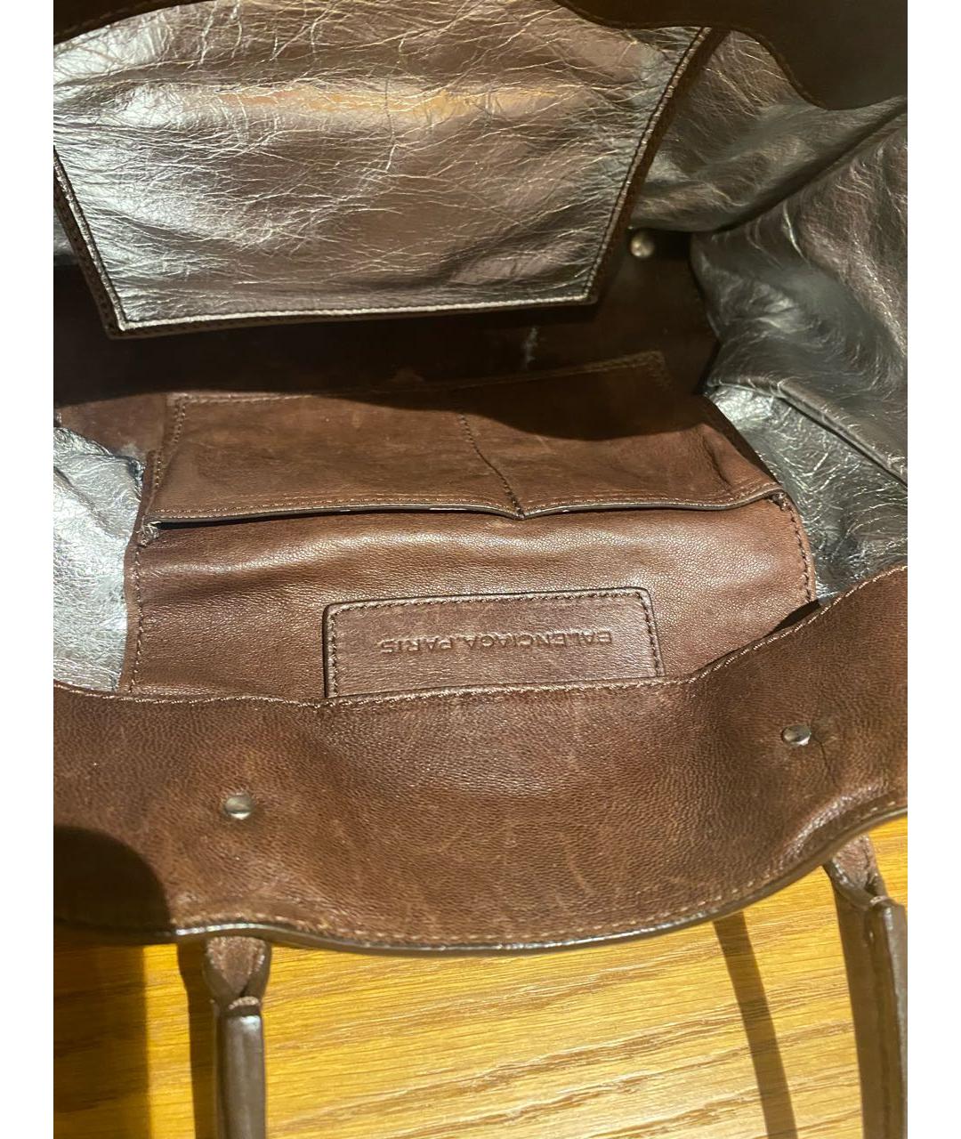 BALENCIAGA Коричневая кожаная сумка тоут, фото 2