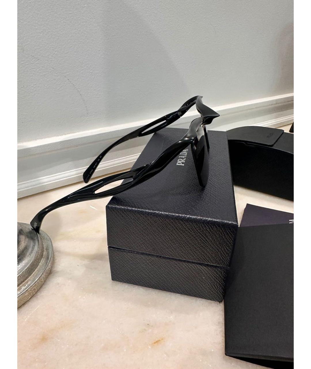 PRADA Черные пластиковые солнцезащитные очки, фото 2