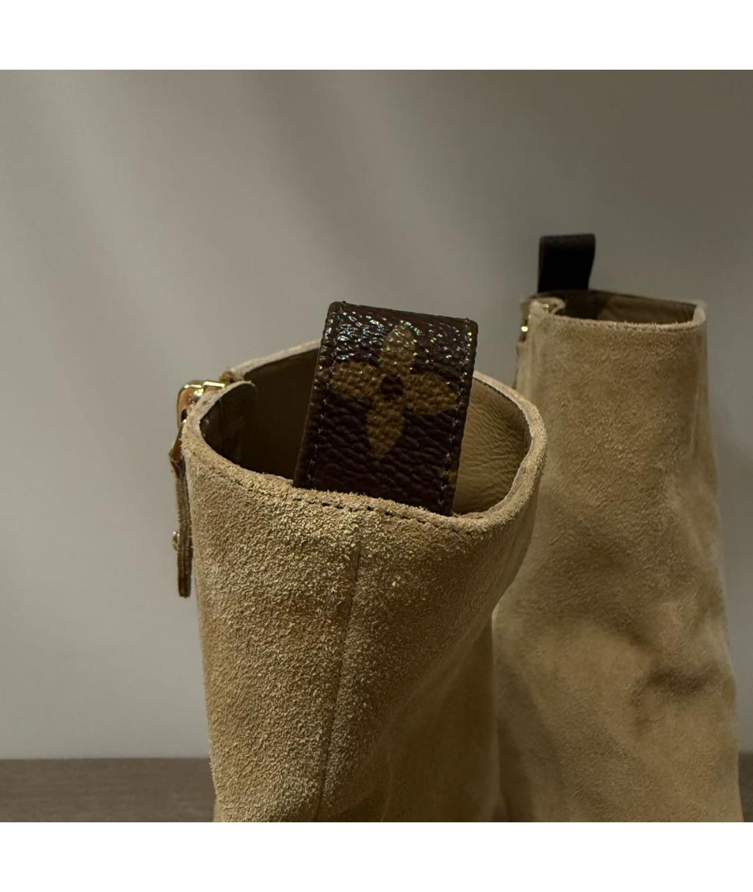 LOUIS VUITTON Бежевые замшевые ботильоны, фото 6