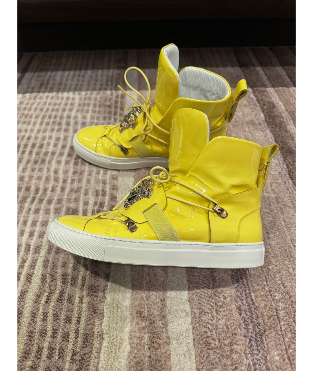 VERSACE Желтые кеды из лакированной кожи, фото 6