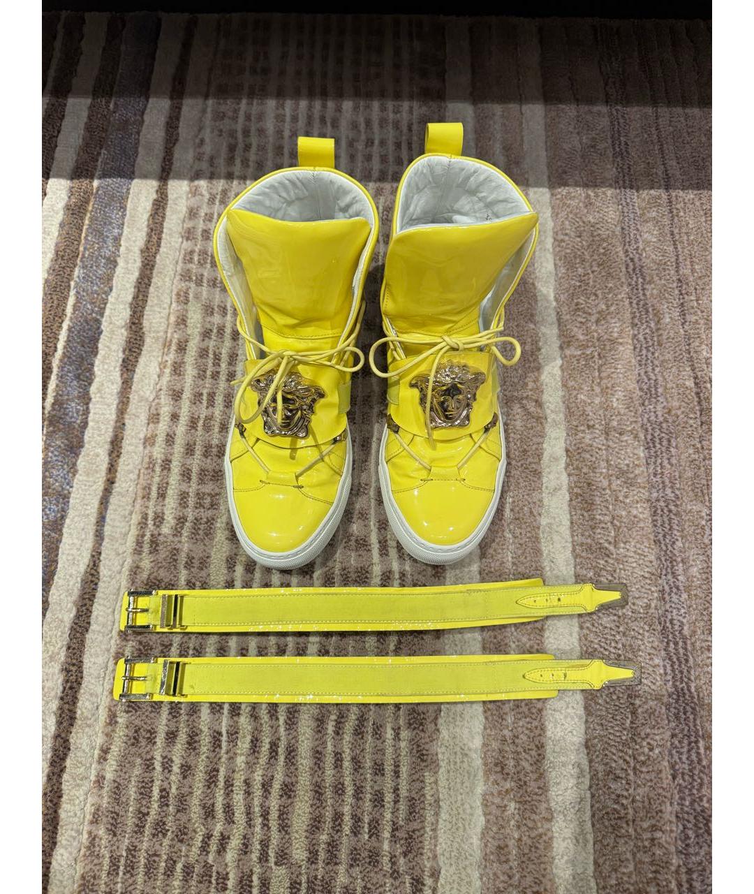 VERSACE Желтые кеды из лакированной кожи, фото 5