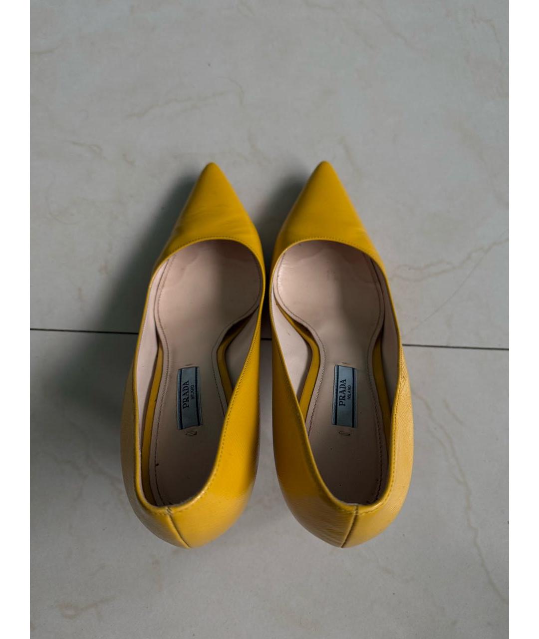 PRADA Желтые кожаные туфли, фото 3