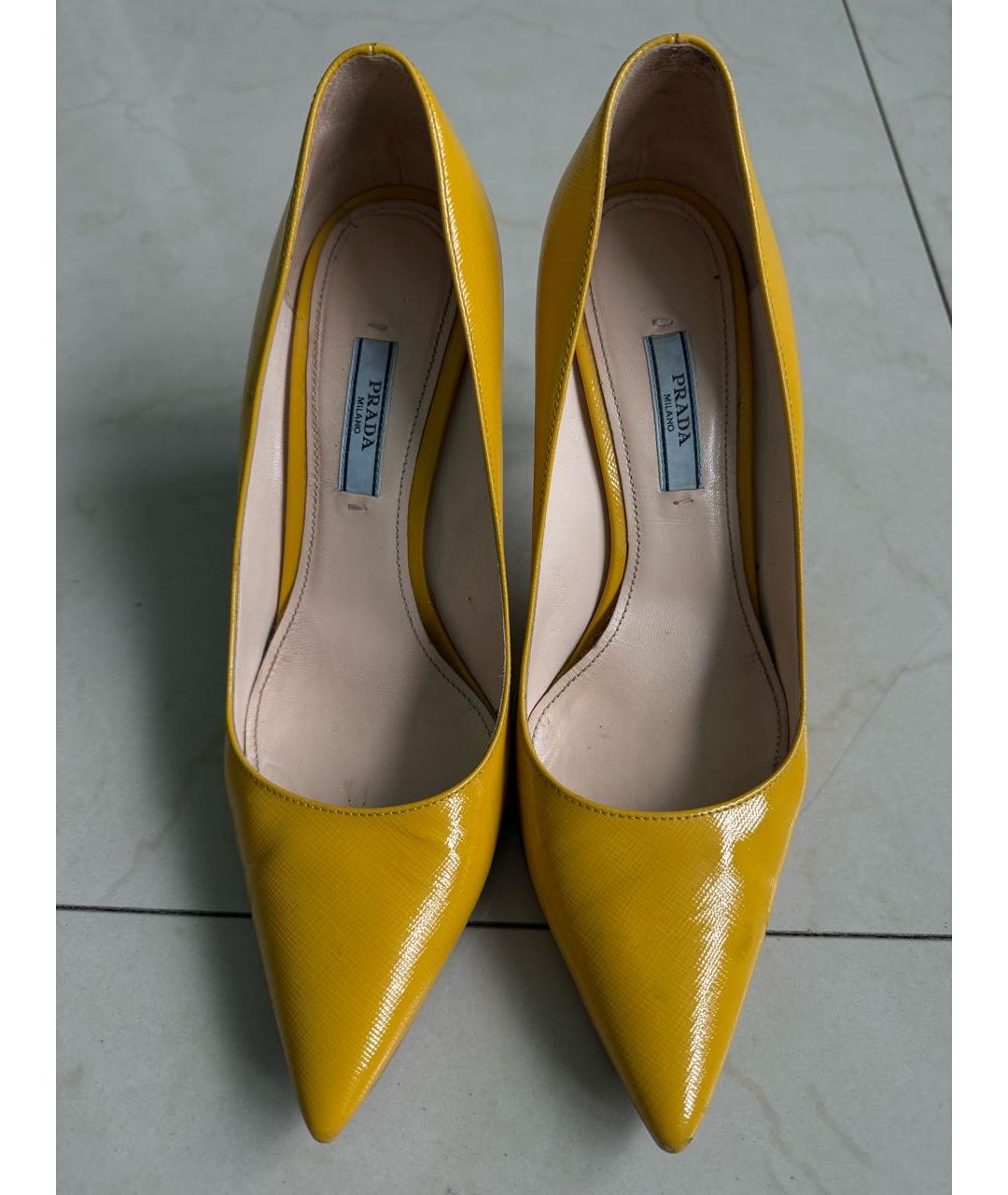 PRADA Желтые кожаные туфли, фото 2
