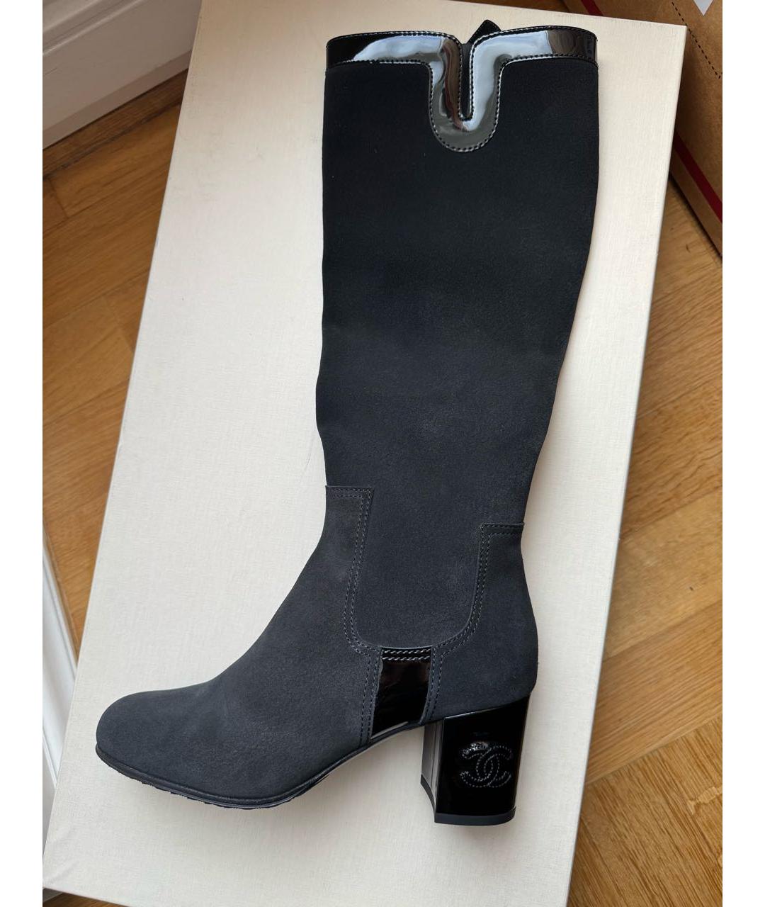 CHANEL Черные замшевые сапоги, фото 6