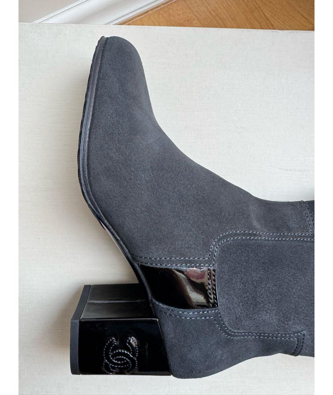 CHANEL Черные замшевые сапоги, фото 3