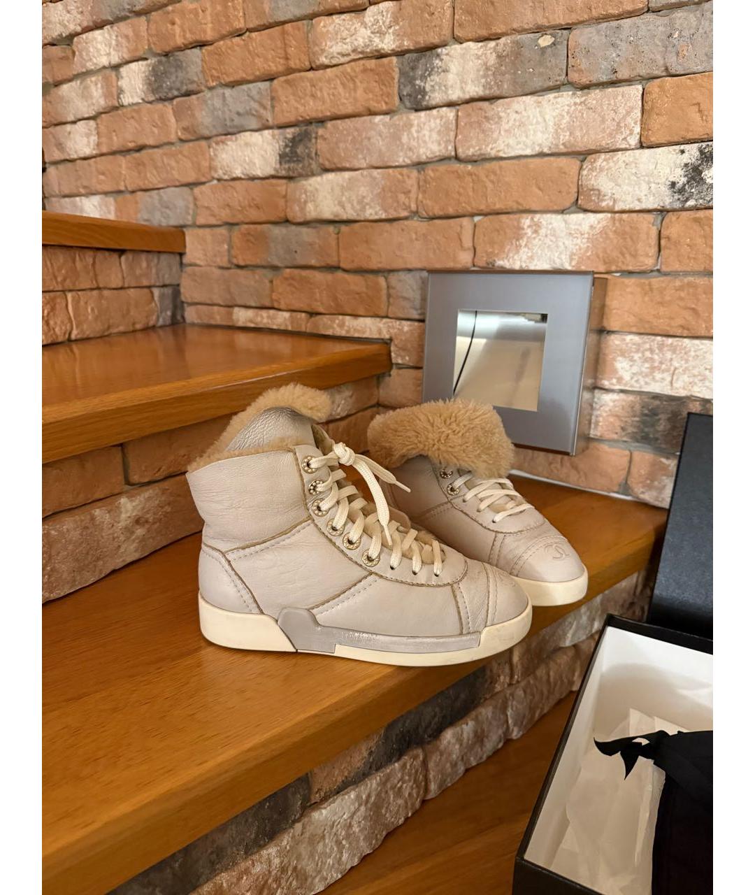 CHANEL Бежевые кожаные кеды, фото 9