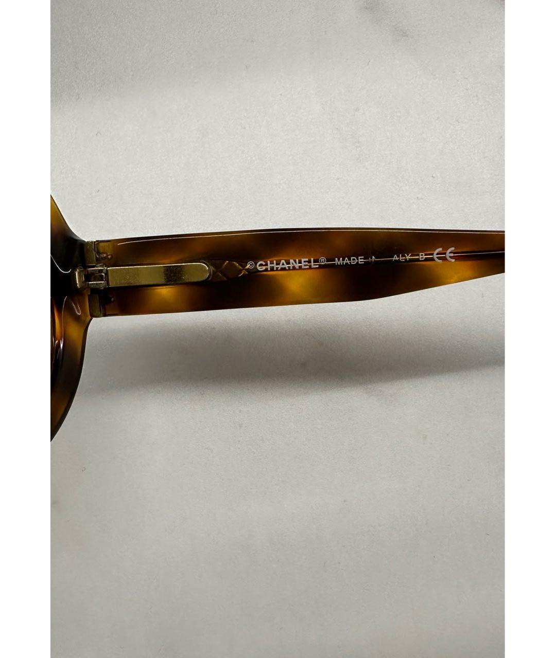 CHANEL Коричневые пластиковые солнцезащитные очки, фото 4