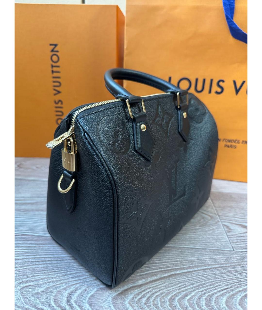 LOUIS VUITTON Черная кожаная сумка с короткими ручками, фото 2