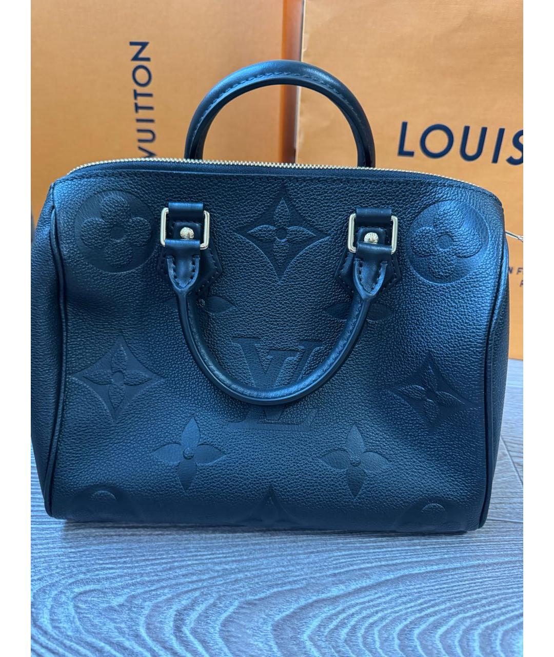 LOUIS VUITTON Черная кожаная сумка с короткими ручками, фото 3