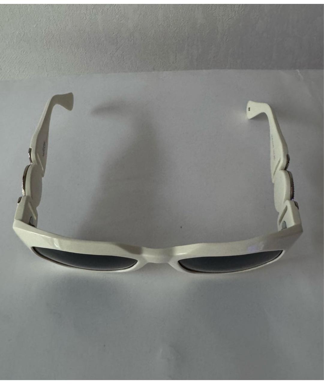 VERSACE Белые пластиковые солнцезащитные очки, фото 3