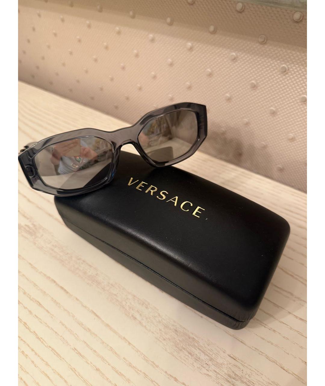 VERSACE Серые пластиковые солнцезащитные очки, фото 3