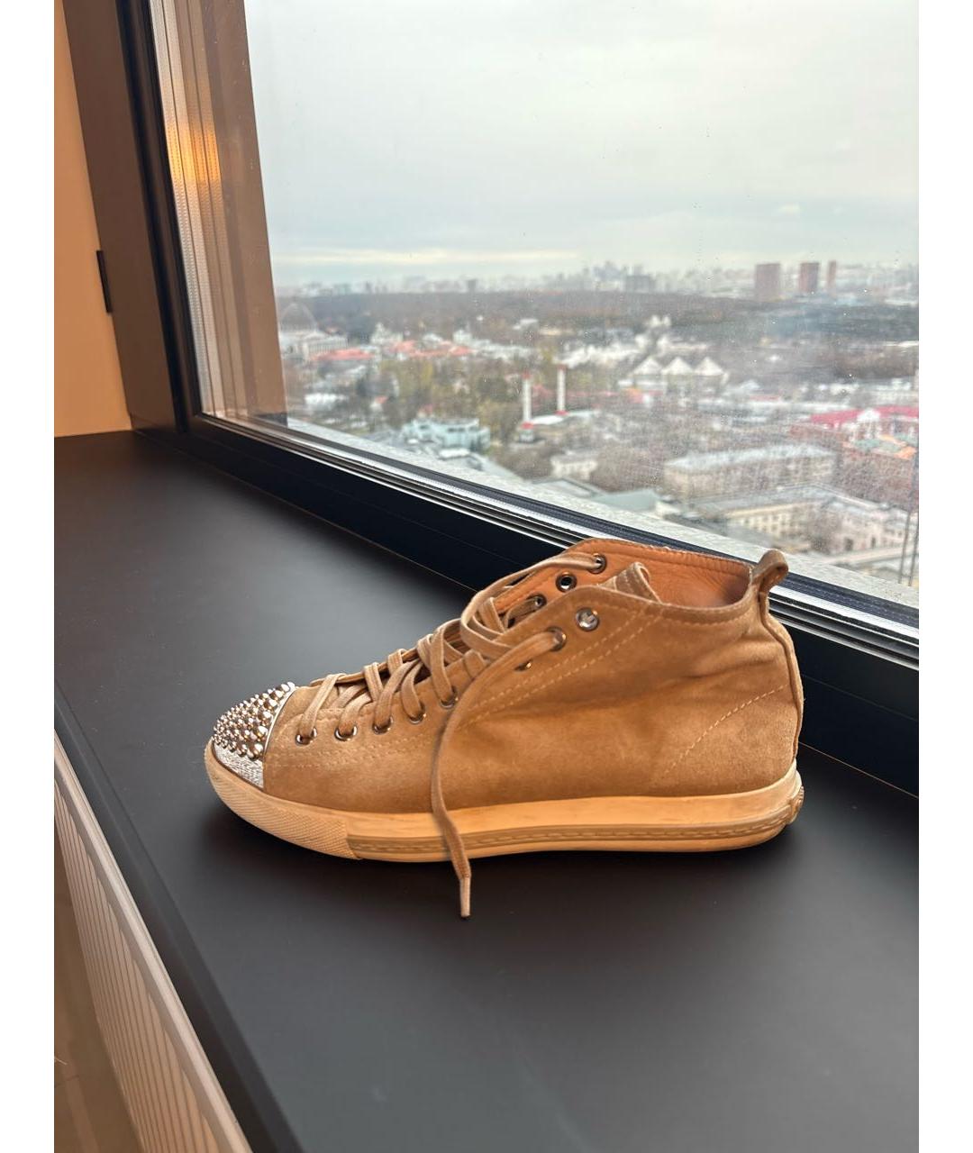 MIU MIU Бежевые замшевые кеды, фото 9