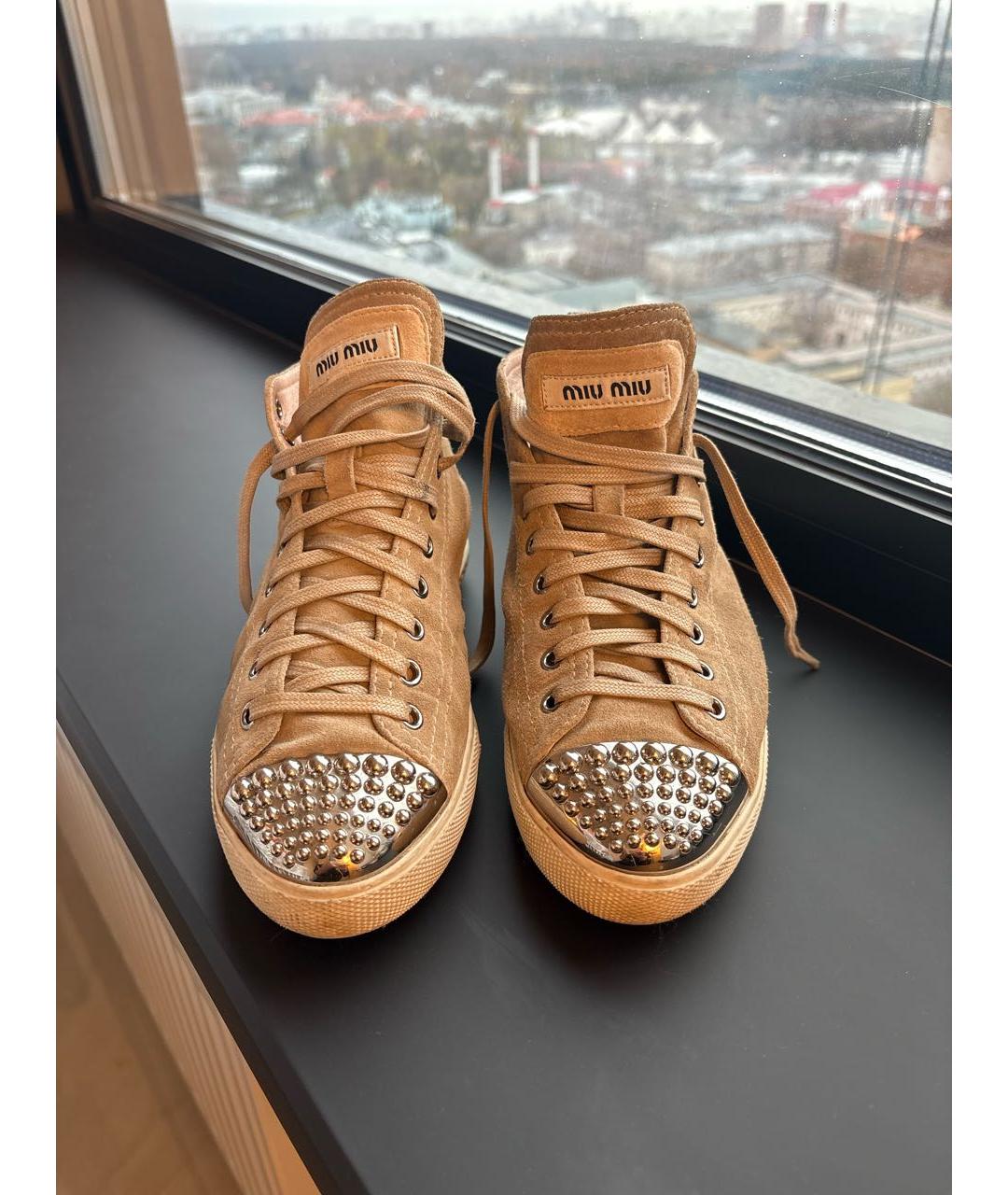 MIU MIU Бежевые замшевые кеды, фото 2