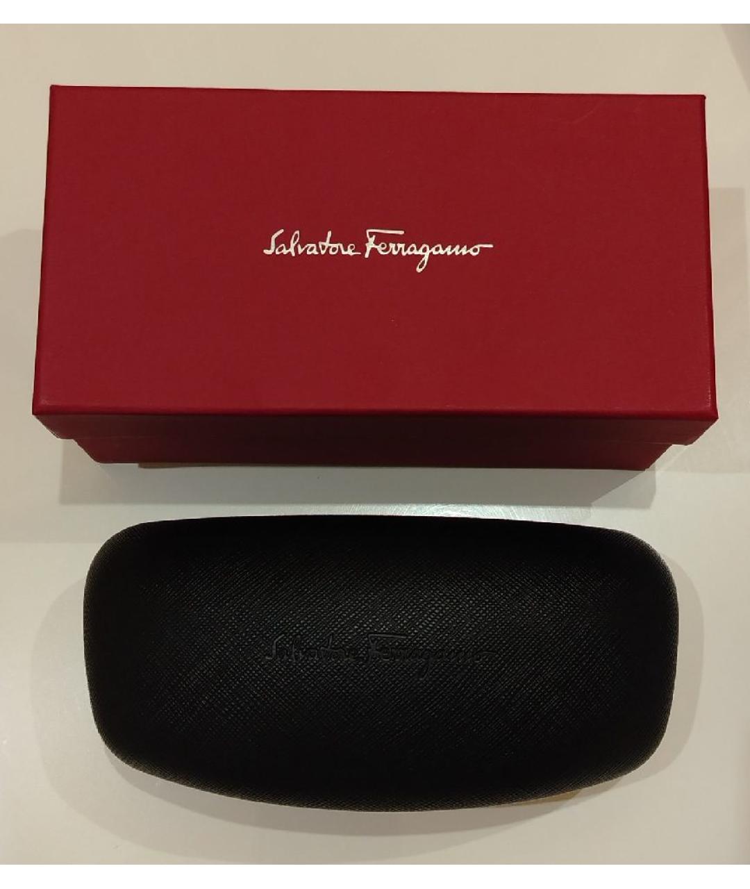 FERRAGAMO Черные пластиковые солнцезащитные очки, фото 4