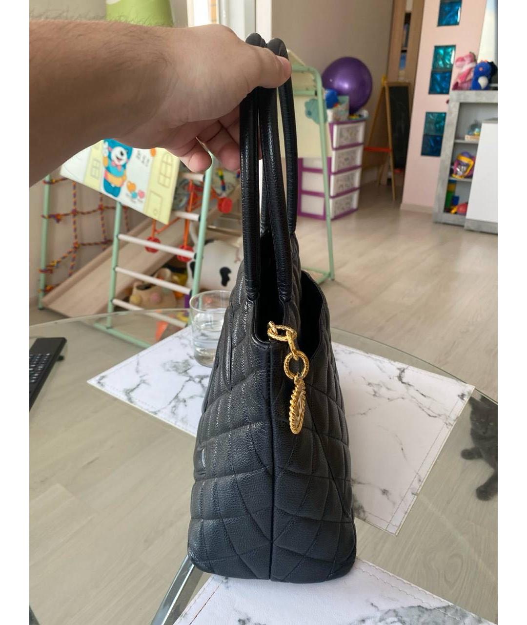 CHANEL Черная кожаная сумка тоут, фото 2