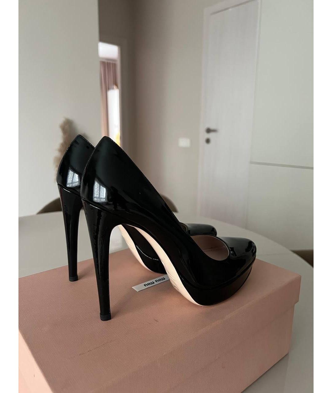 MIU MIU Черные туфли из лакированной кожи, фото 3
