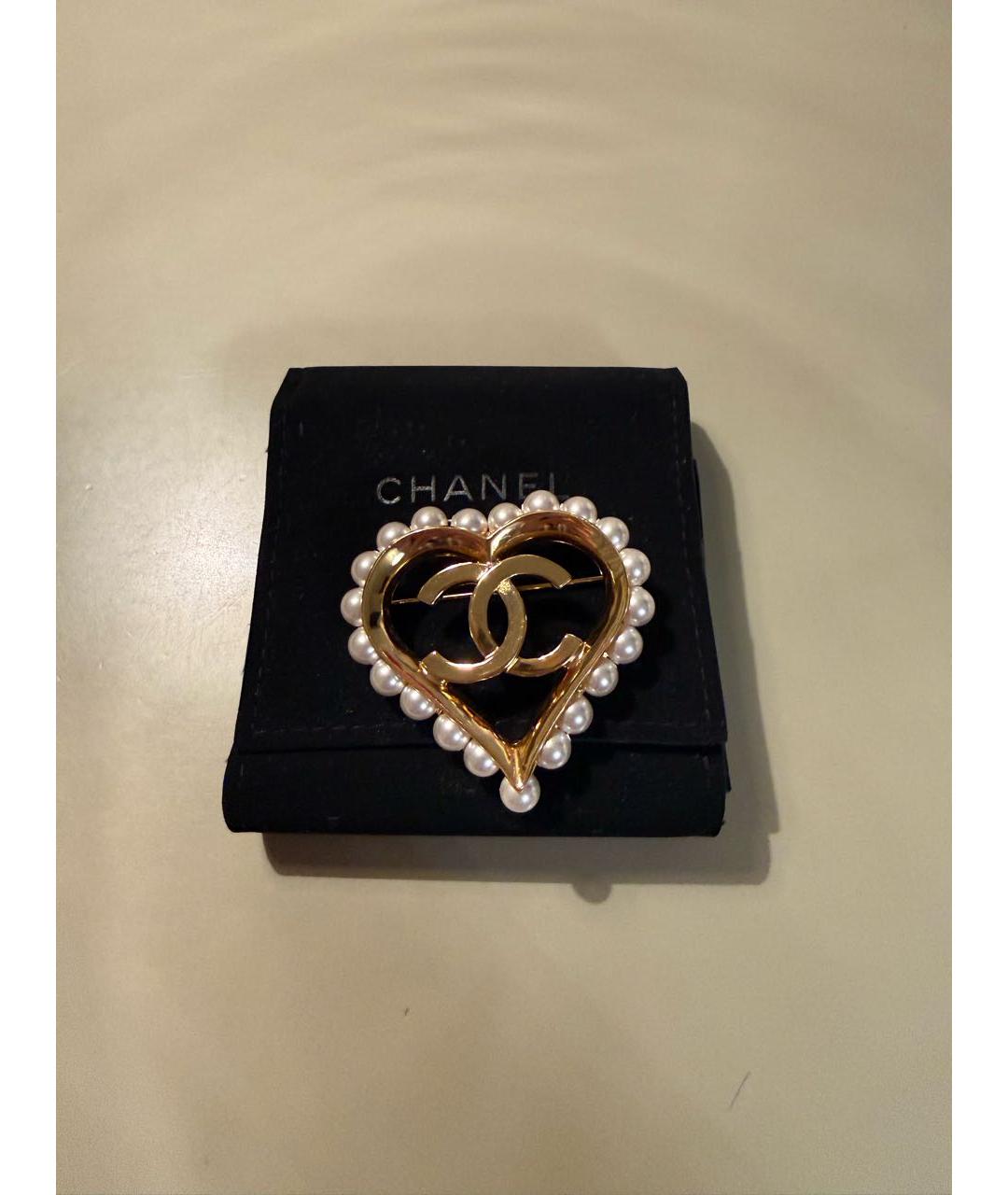 CHANEL Золотая металлическая брошь, фото 2