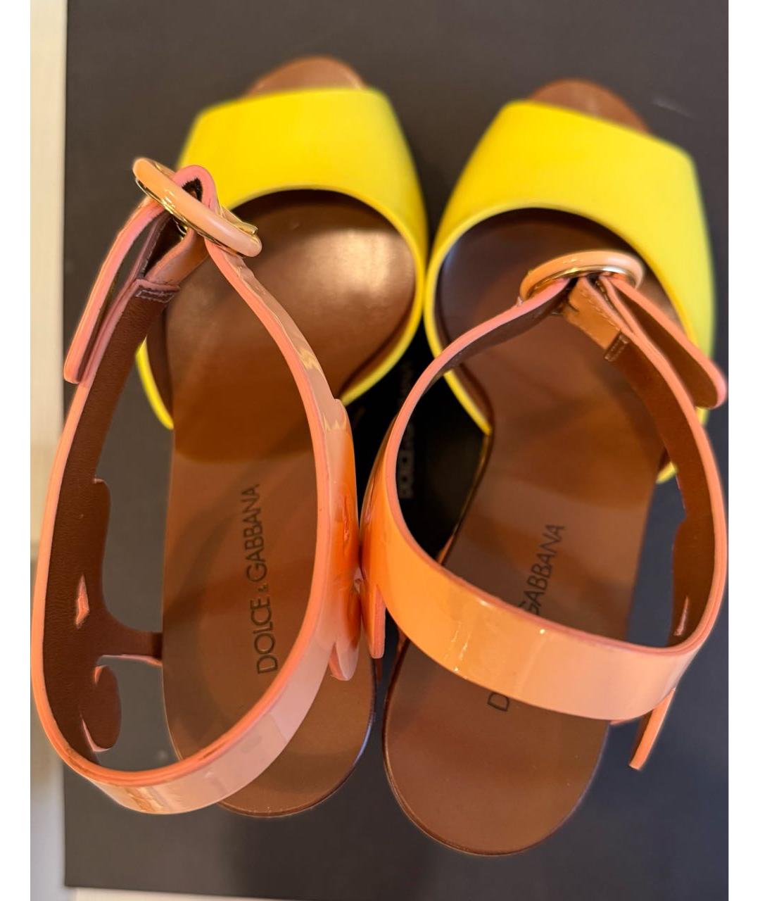 DOLCE&GABBANA Коралловые босоножки из лакированной кожи, фото 3