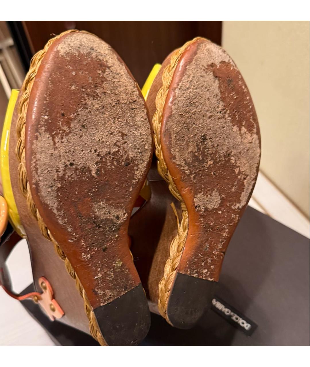 DOLCE&GABBANA Коралловые босоножки из лакированной кожи, фото 7