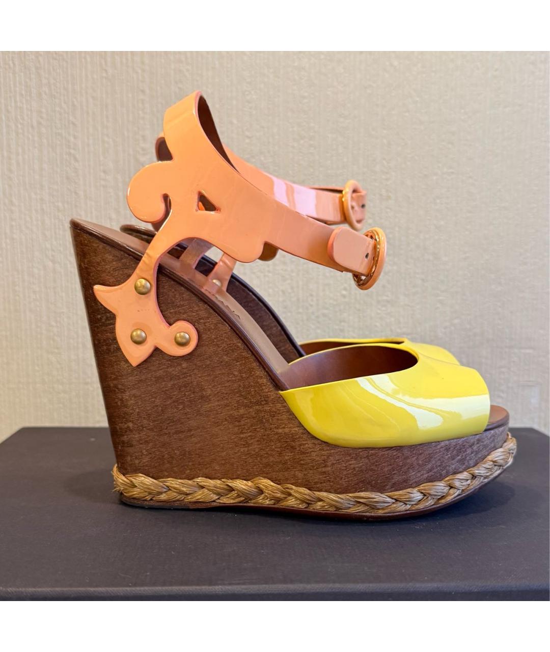 DOLCE&GABBANA Коралловые босоножки из лакированной кожи, фото 9