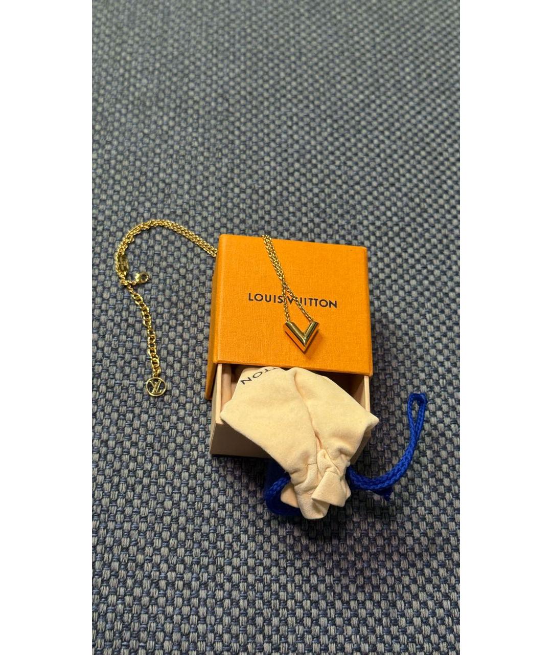 LOUIS VUITTON Золотая металлическая подвеска, фото 3