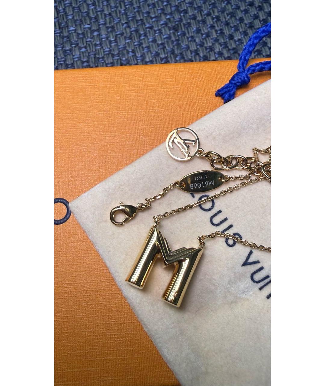 LOUIS VUITTON Золотая металлическая подвеска, фото 4