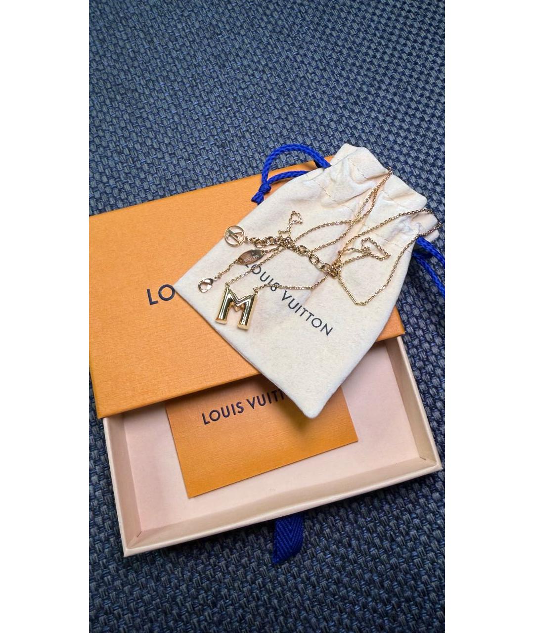 LOUIS VUITTON Золотая металлическая подвеска, фото 2