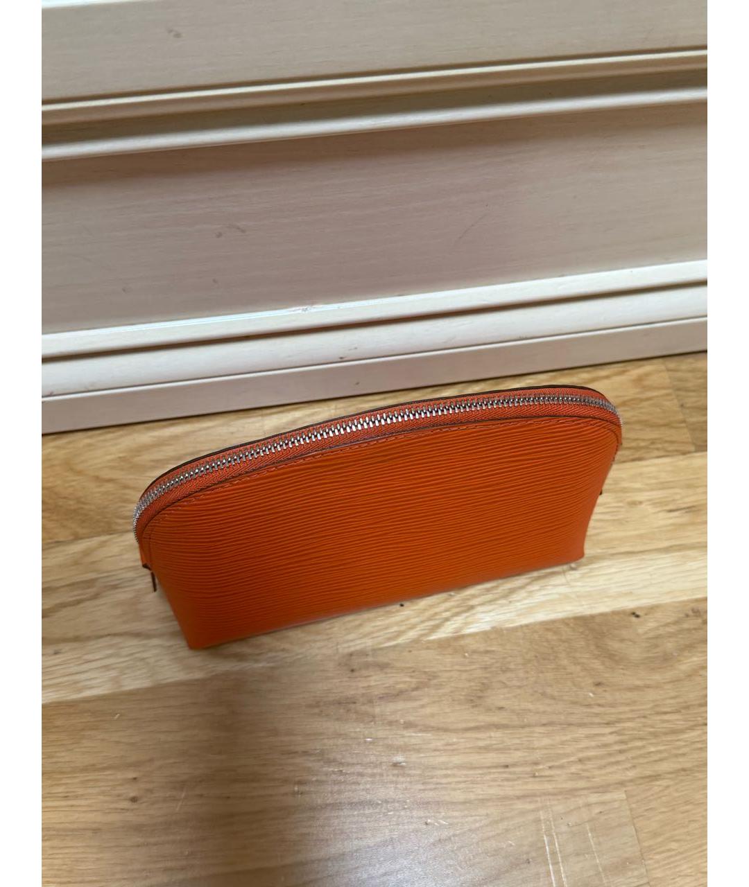 LOUIS VUITTON Оранжевая кожаная косметичка, фото 2