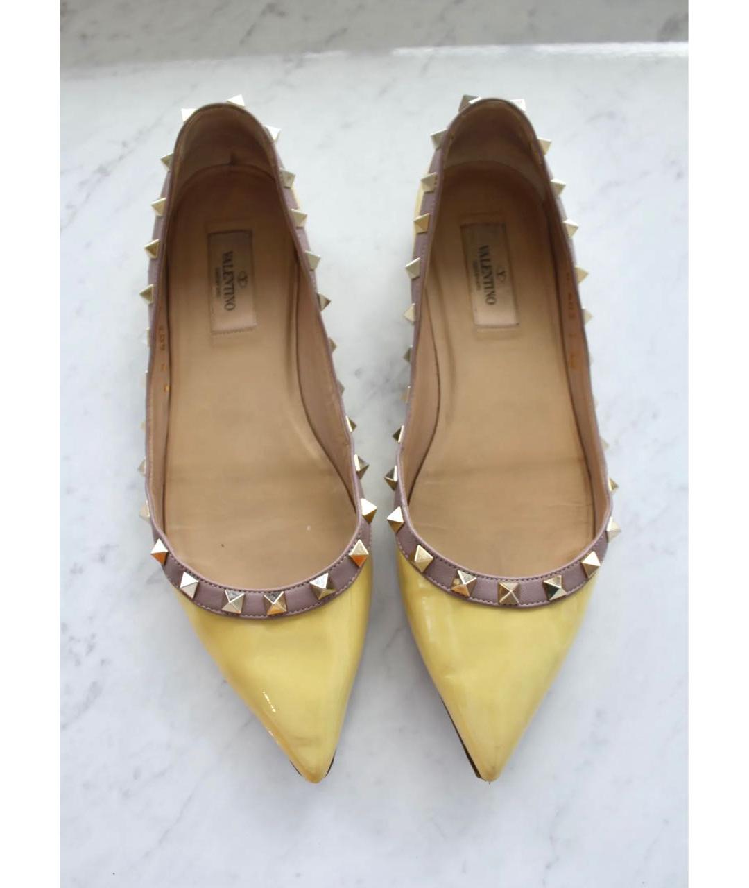 VALENTINO Желтые балетки из лакированной кожи, фото 4