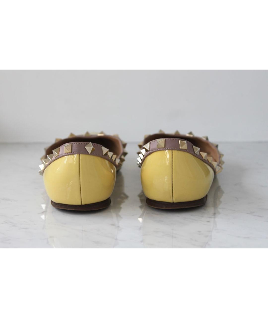 VALENTINO Желтые балетки из лакированной кожи, фото 3