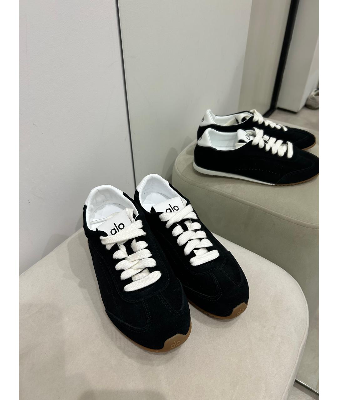 ALO YOGA Черные замшевые кеды, фото 2