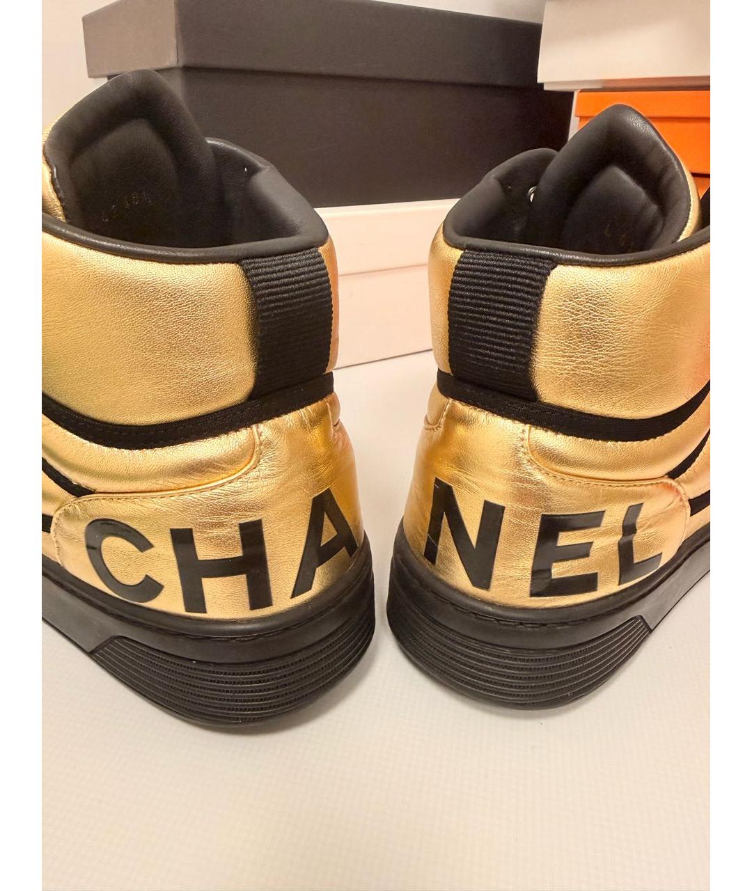 CHANEL Золотые кожаные кроссовки, фото 3