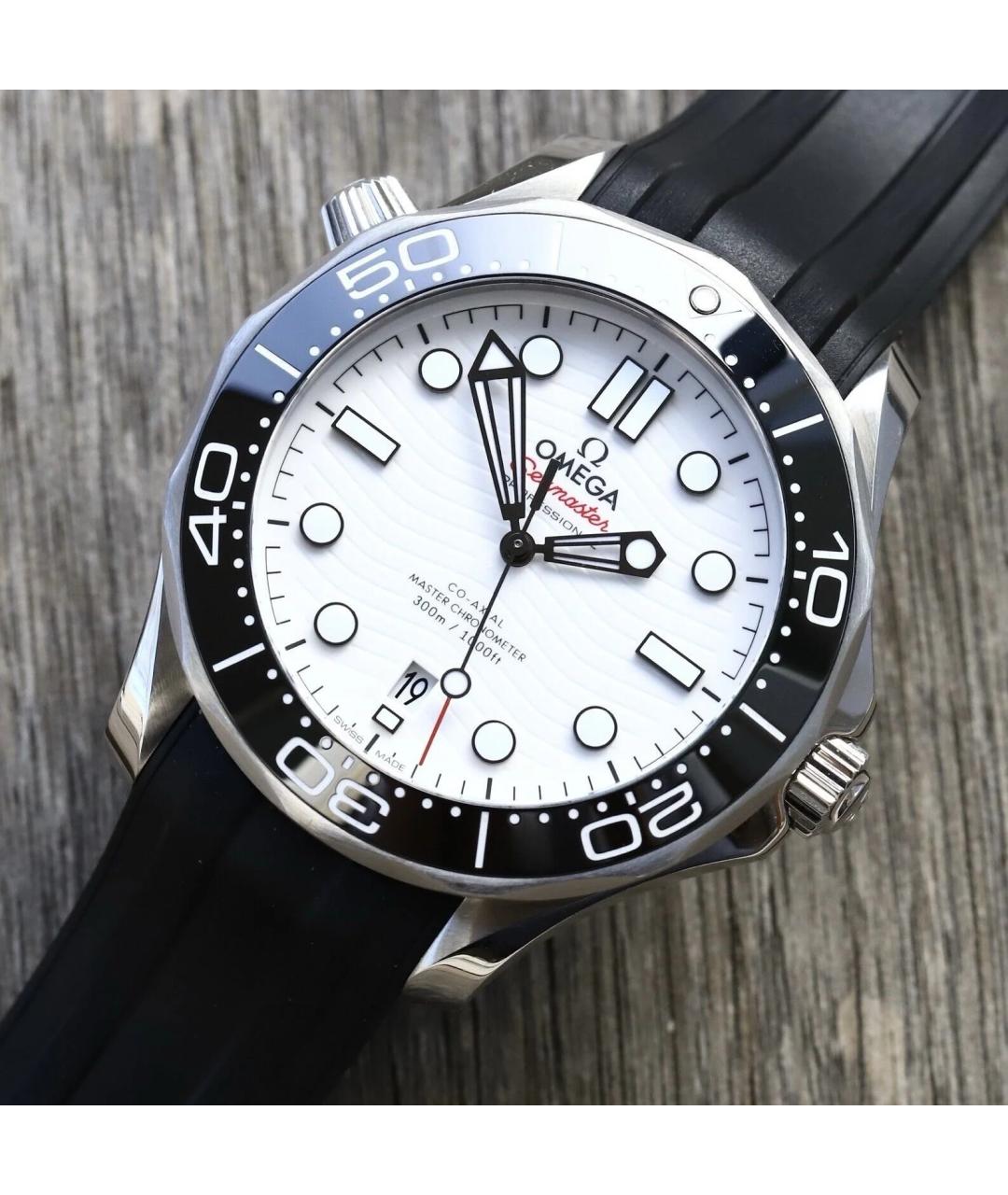 OMEGA Белые металлические часы, фото 3