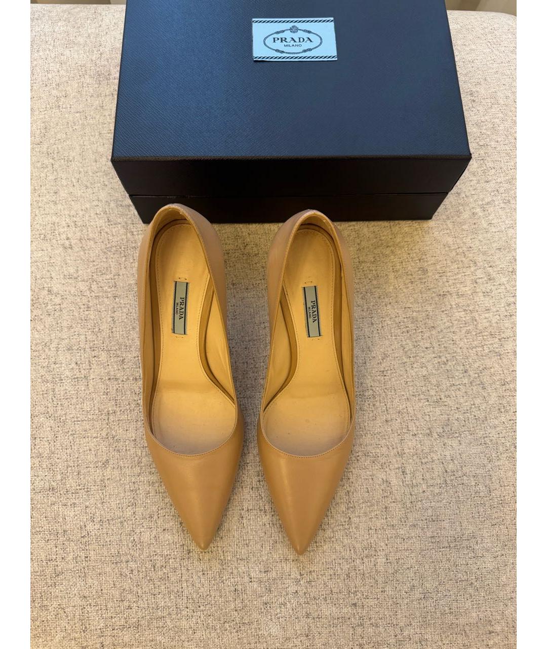 PRADA Бежевые кожаные туфли, фото 2