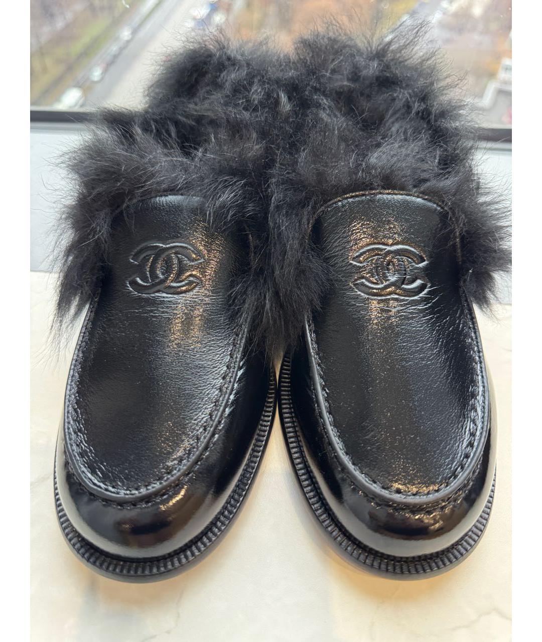 CHANEL Черные лоферы из лакированной кожи, фото 2