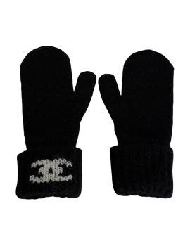 CHANEL Варежки