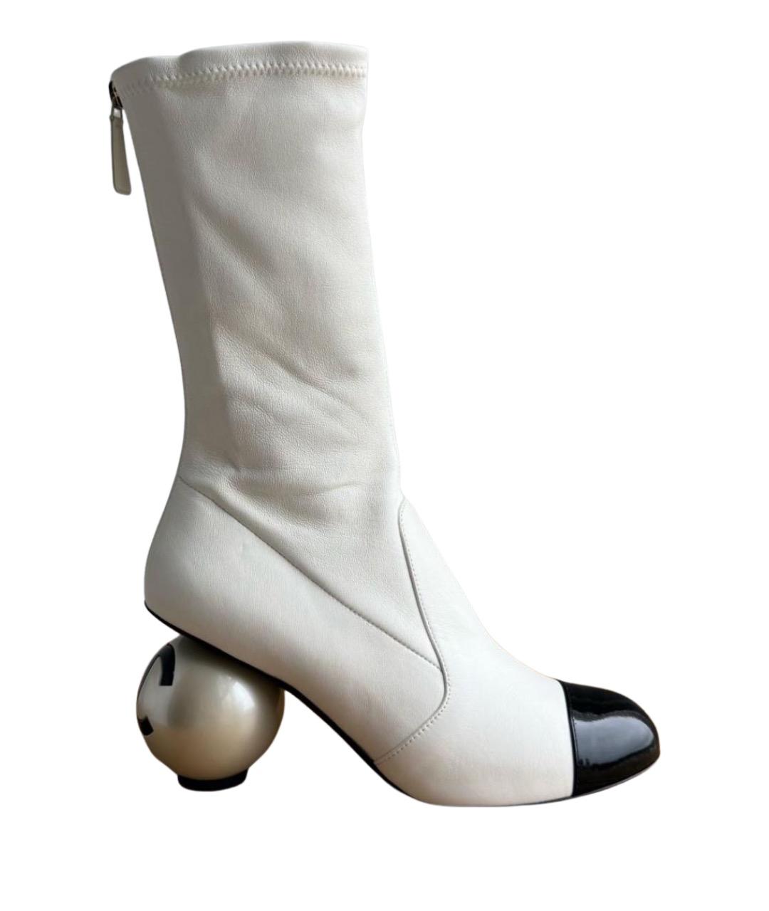 CHANEL Белые кожаные сапоги, фото 1