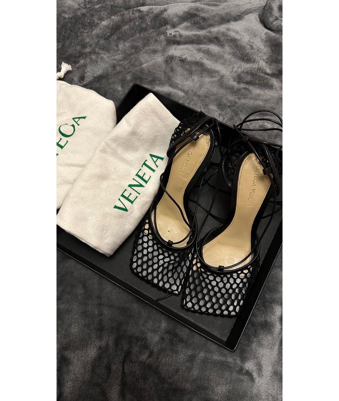 BOTTEGA VENETA Черные текстильные босоножки, фото 2