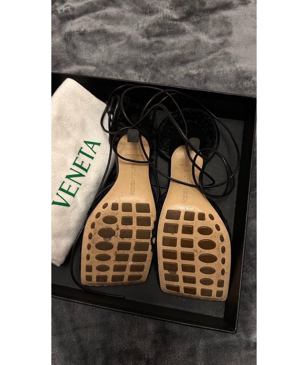 BOTTEGA VENETA Черные текстильные босоножки, фото 3